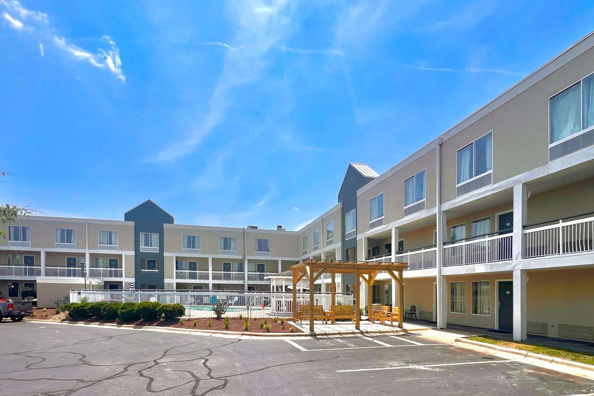 Quality Inn Rocky Mount Ngoại thất bức ảnh