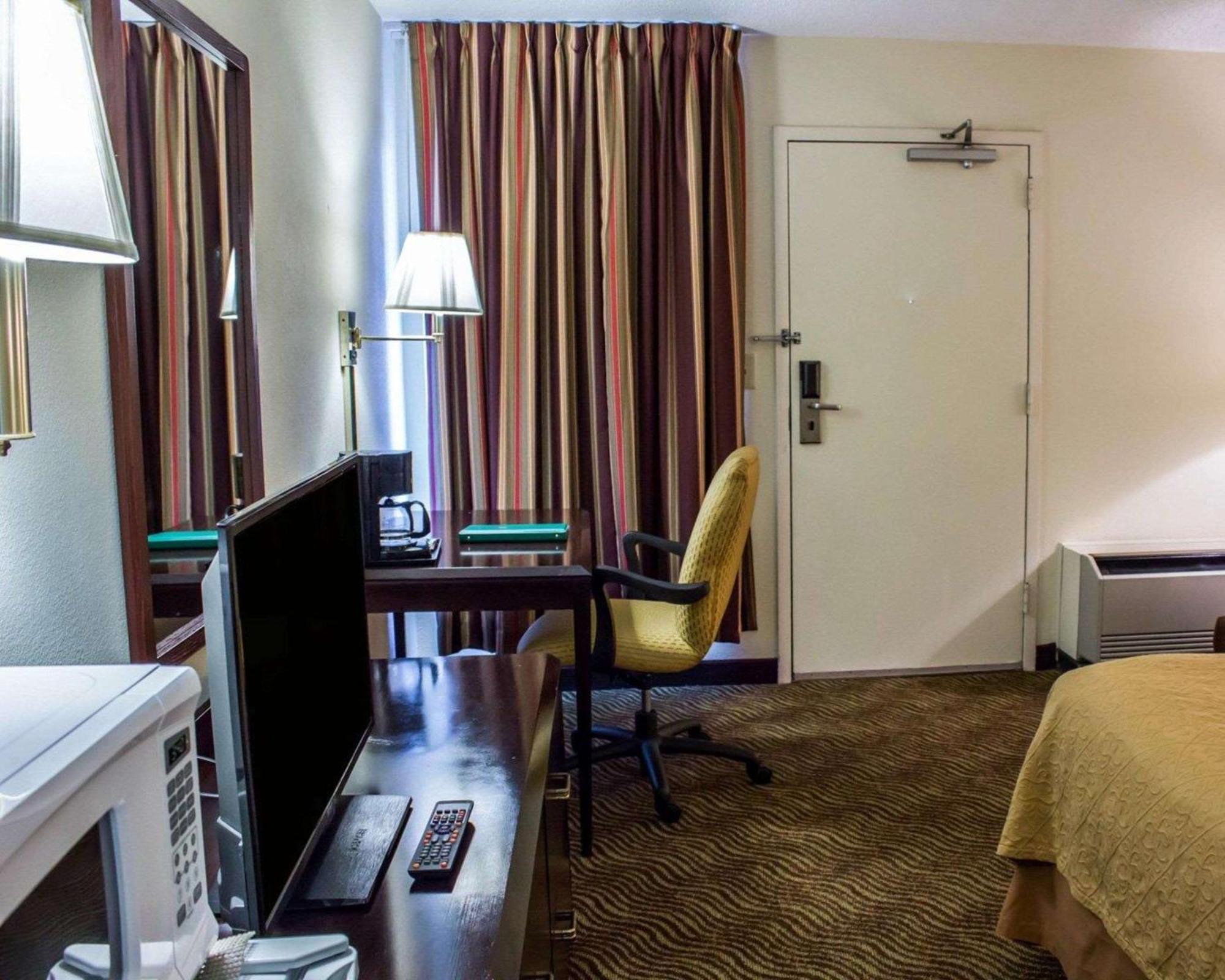 Quality Inn Rocky Mount Ngoại thất bức ảnh